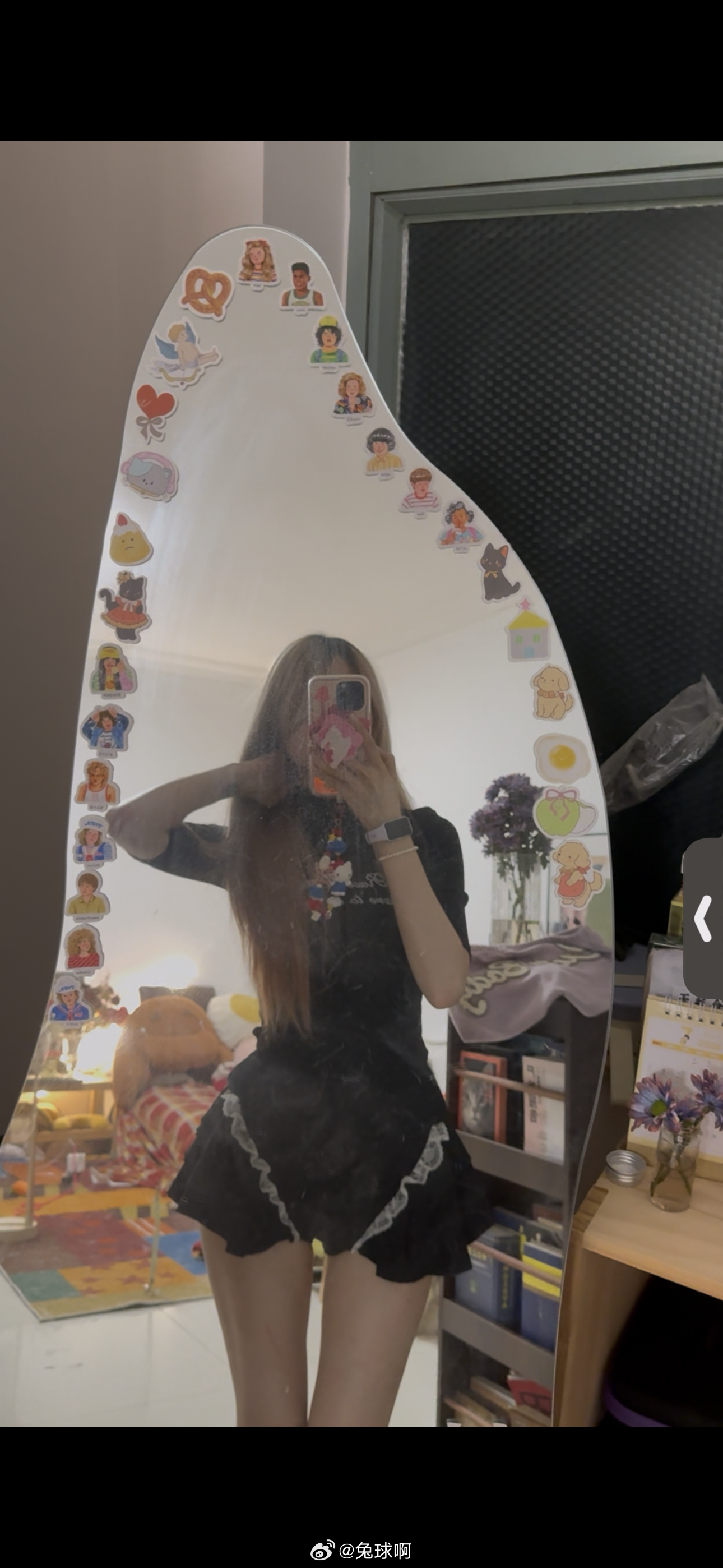 衣服看着还行吧？我告诉你们，穿不出去因为后面雷霆…………等我剪个视频发出来你们就