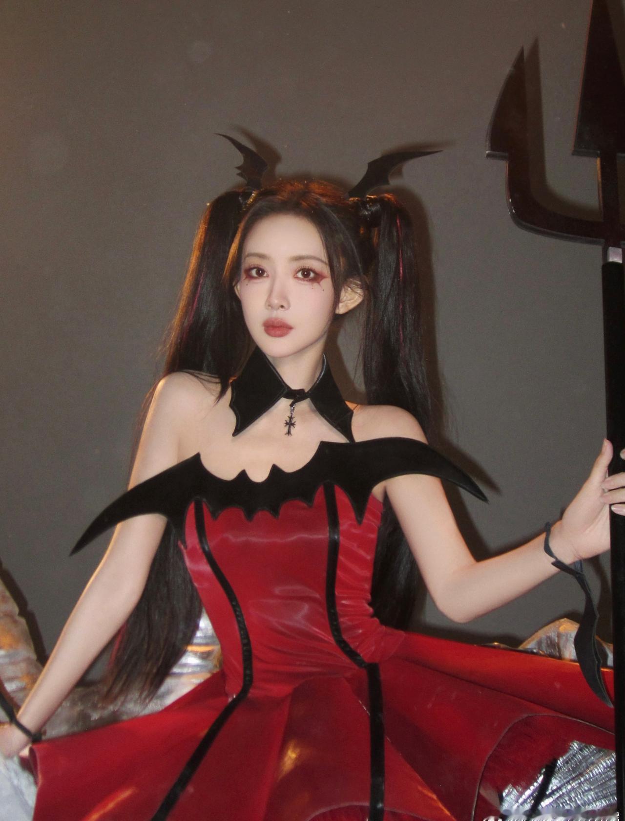 /孟子义三十尽欢 人生恣意 
孟孟宝宝生日快乐！这是我陪你过得第一个生日，虽然入