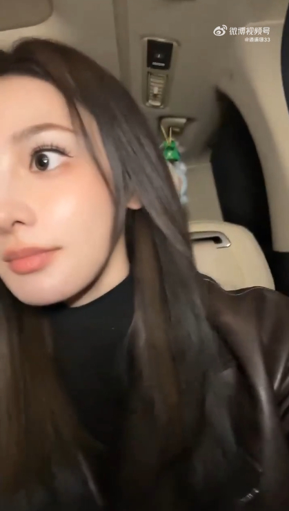 彭小苒针对剧粉比惨发言啦！她觉得别光盯着凌苍苍惨，要比就比谁过得好，还关注观众反