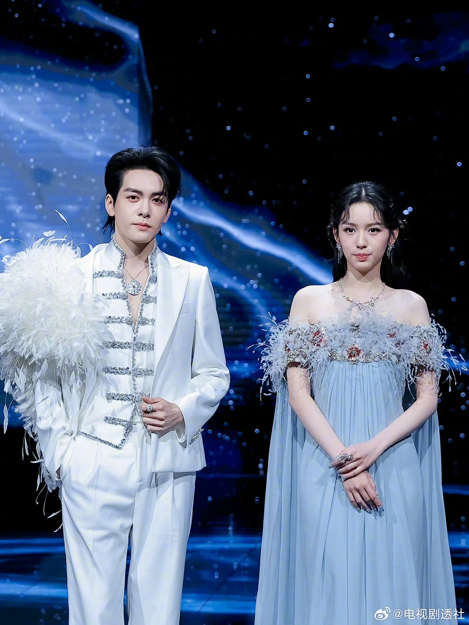 微博之夜红毯好多新cp啊！新搭档好养眼！宋威龙×文淇张凌赫×宋祖儿曾舜晞×周也陈