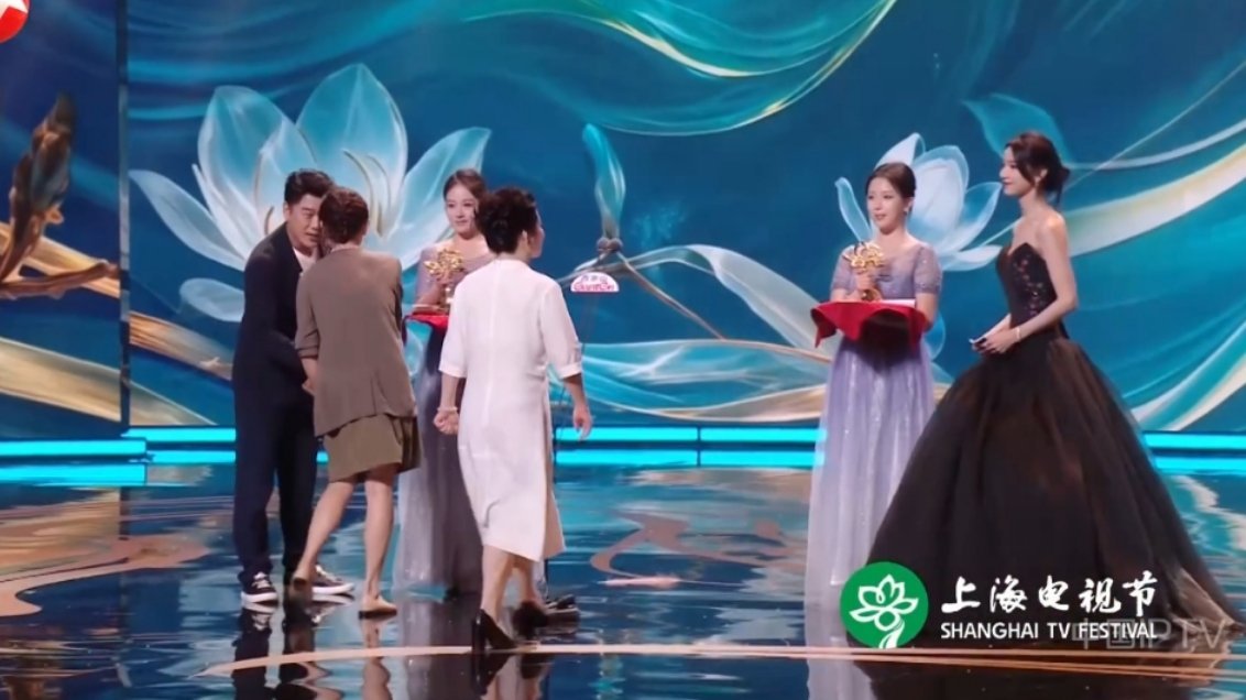 大攻攻概念。老苗要是想1老呆是不是要在老呆身上爬上爬下（× 