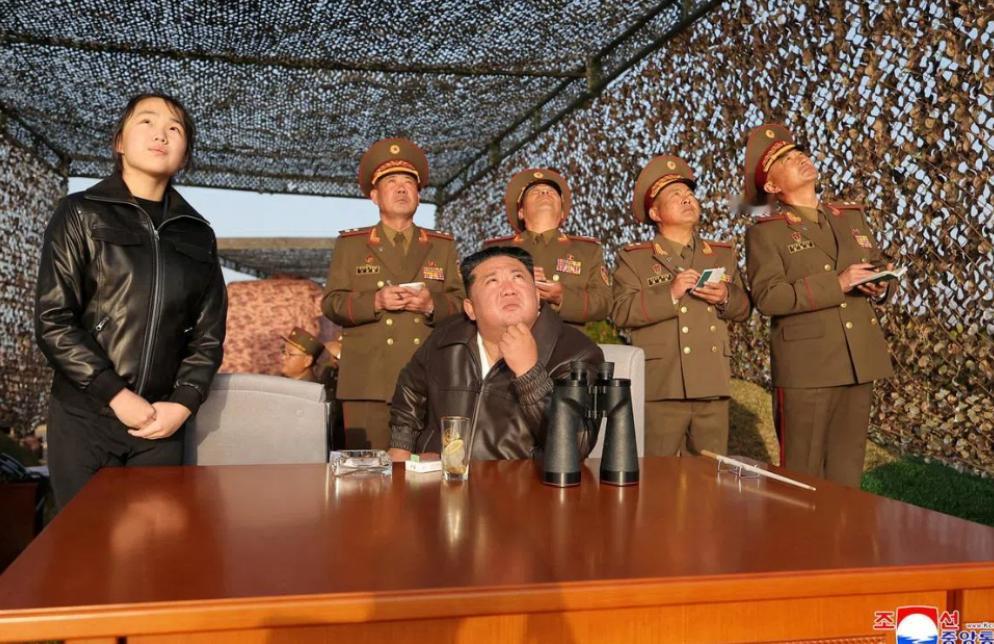 据朝中社4月20日发布的消息，朝鲜最高领导人金正恩在4月19日亲自视察了升级版短