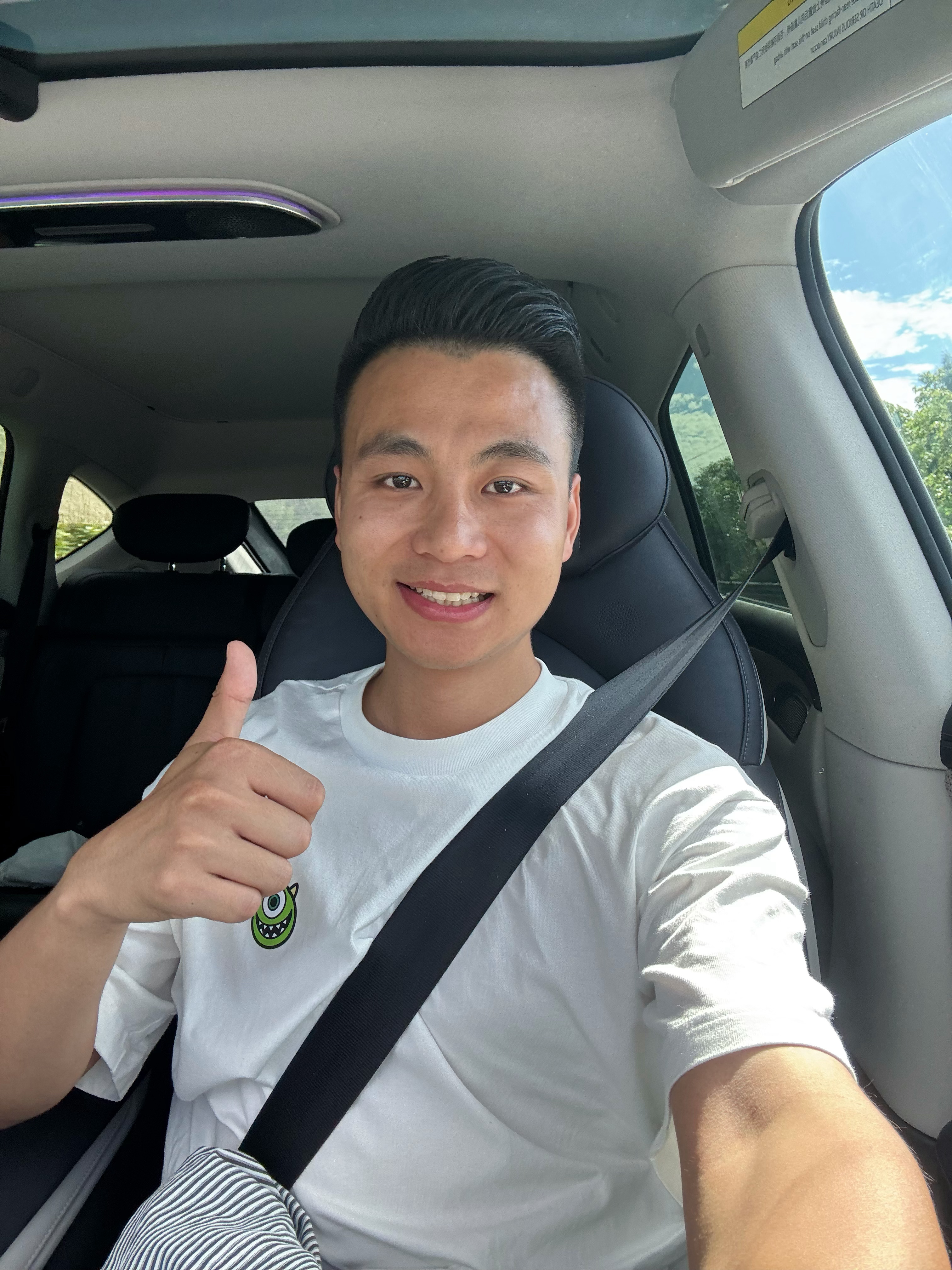早安，兄弟姐妹们！新的一周开始了阿森为你们点赞～新的一周，一切顺利！！！ 