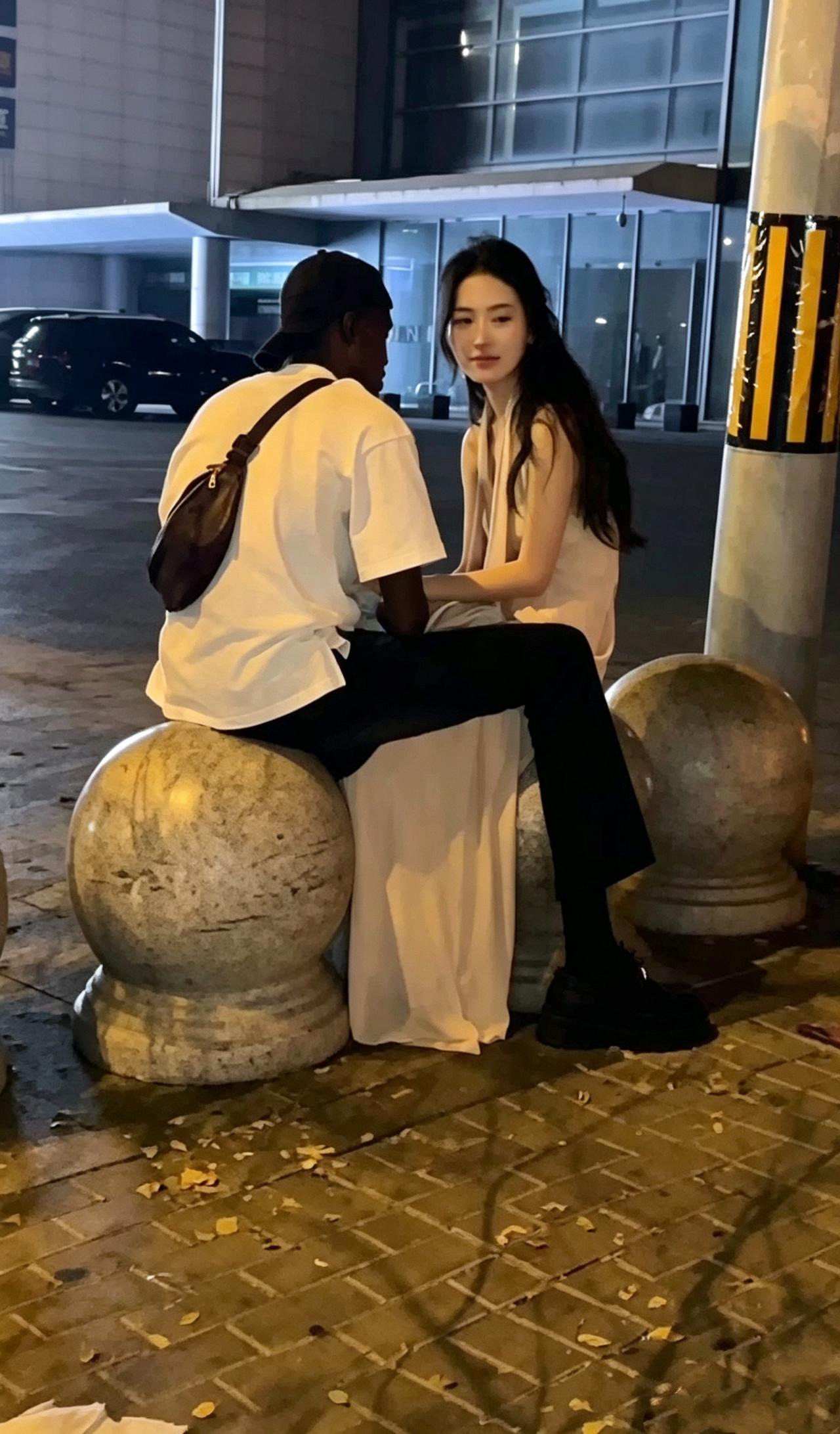 这女的祖坟冒青烟了