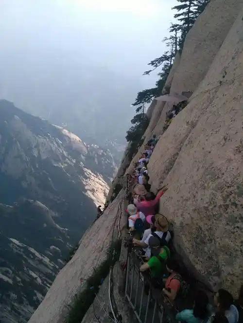 十一旅游旺季又要来了，爱旅游宝宝们有些地方看着就让人担忧，我也不敢去……这么多人