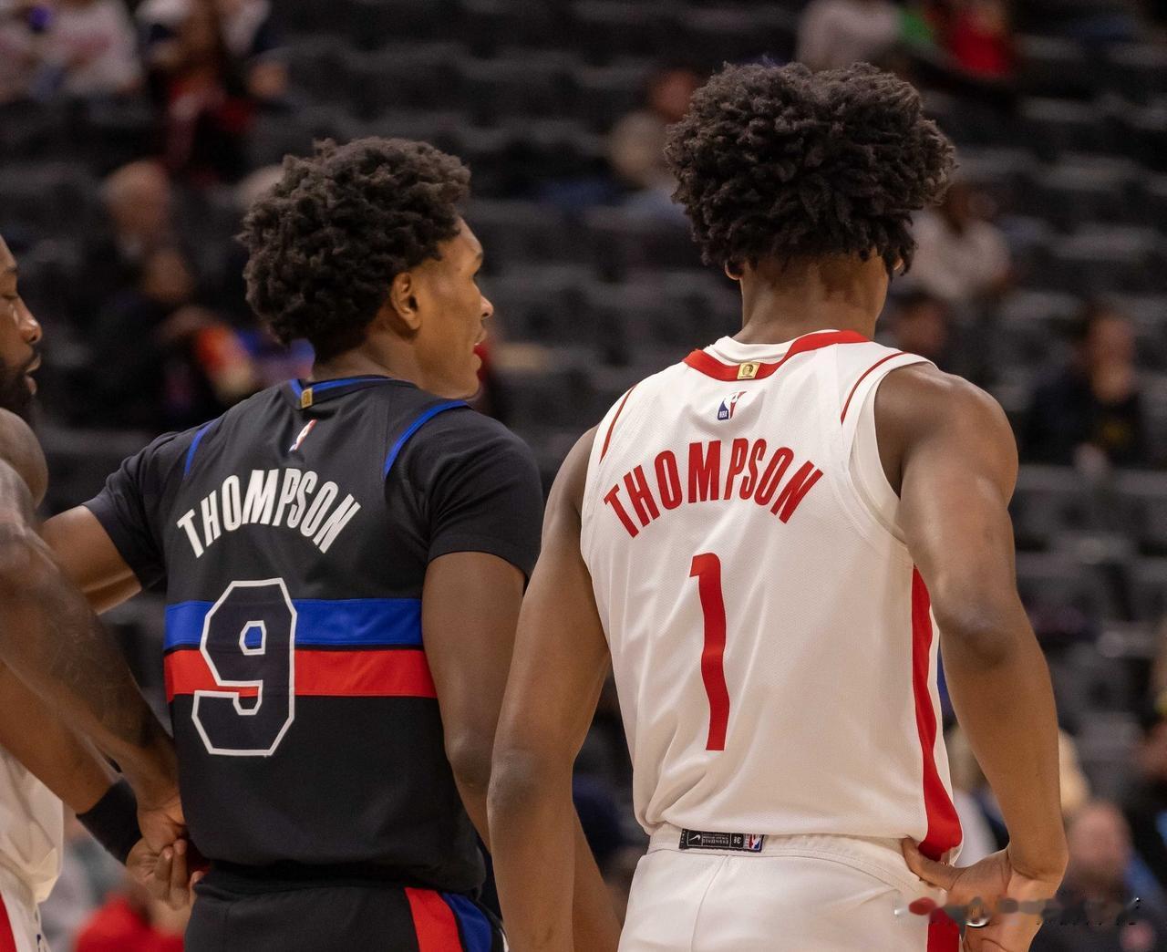 奥萨尔汤普森已经被阿门汤普森反超，并远远的甩在了身后！
汤普森兄弟当年分别以第四