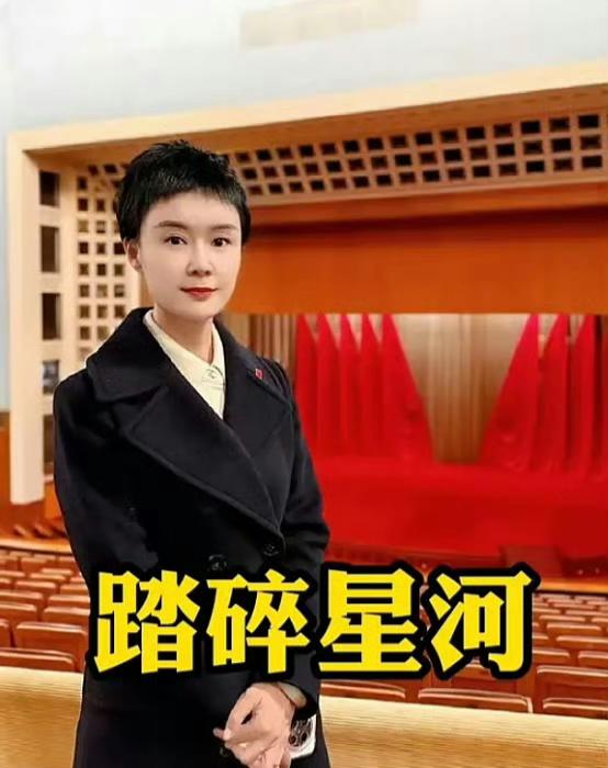 据中国新闻网报道：贺娇龙意外坠马去世，曾因策马雪原推广旅游闻名