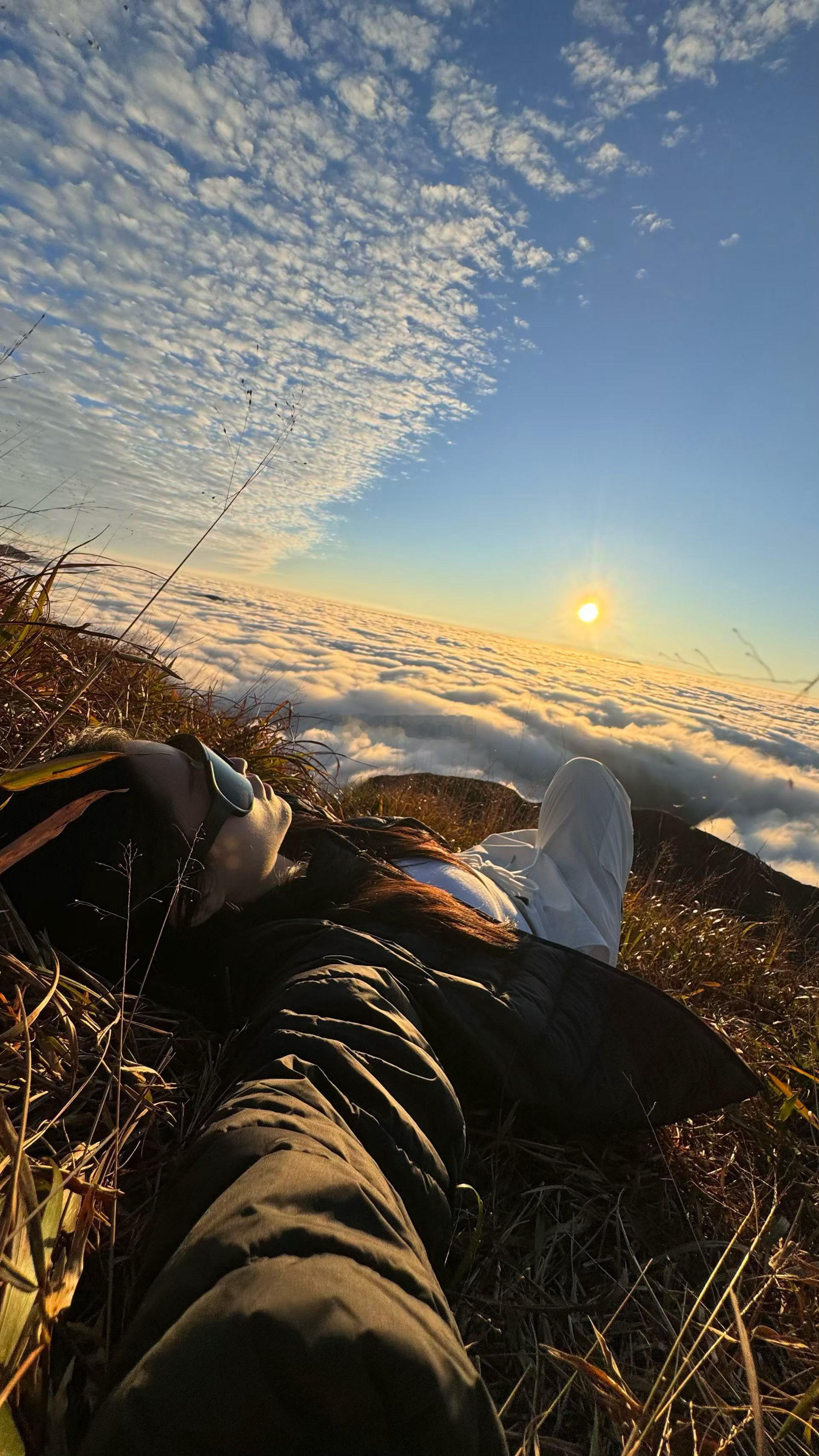 夜爬登顶！迎来最美云海和日出🌅有机会一定要看一次日出，上面的风景和和爬山的累，