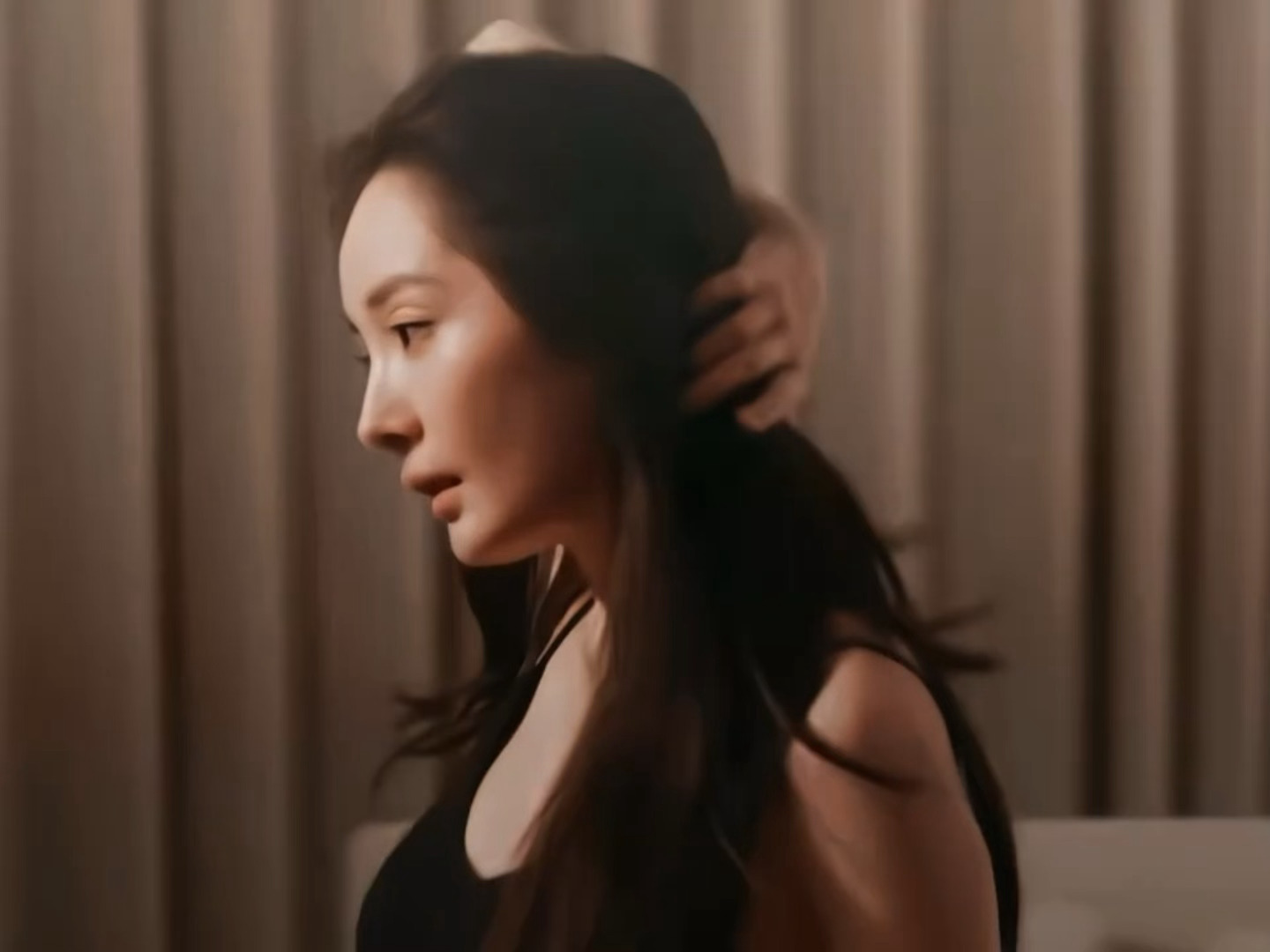 张艺谋拍的杨幂刘诗诗仅凭一个镜头就真切感受到了刘诗诗的极致淡颜和杨幂带感恶女味