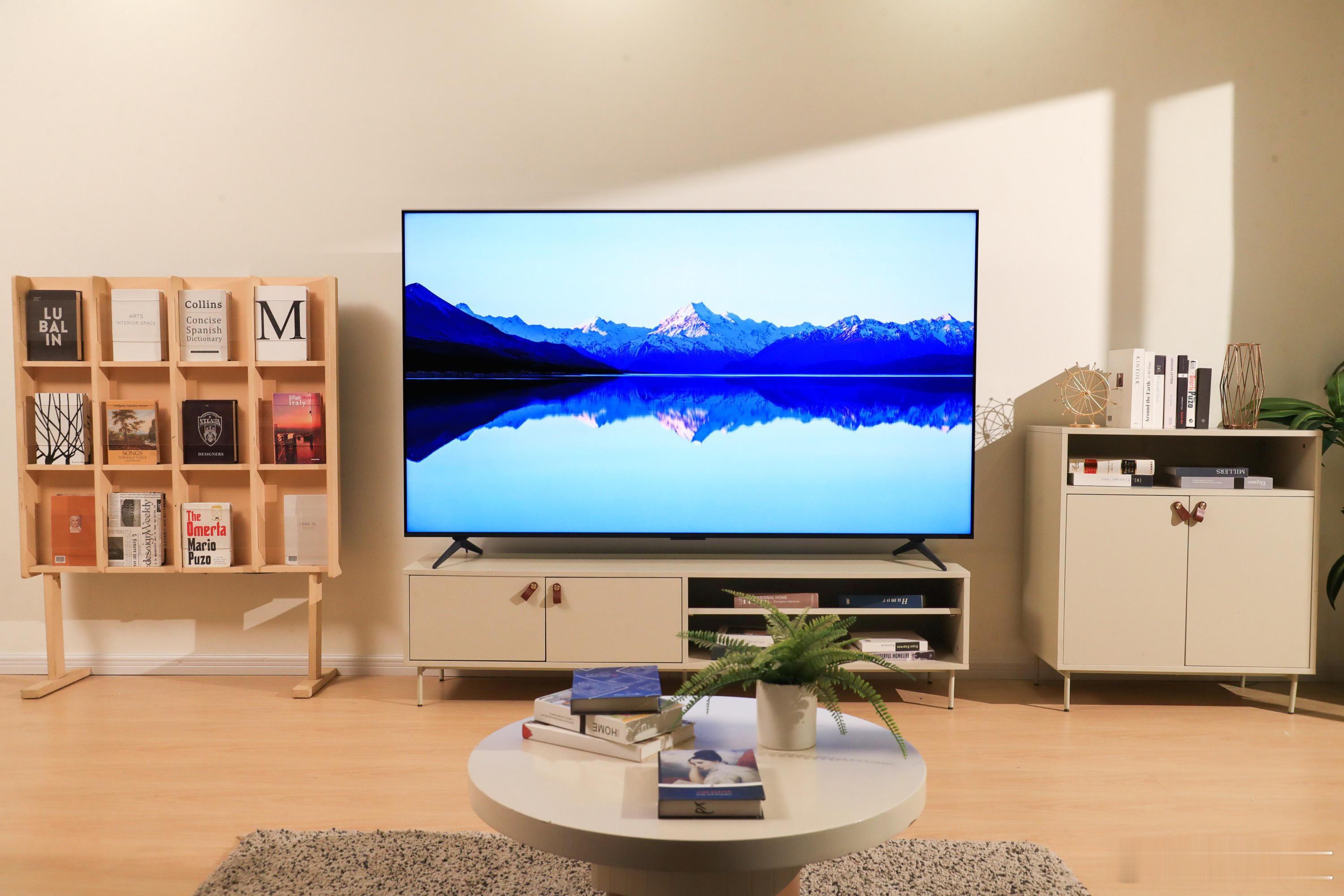 TCL T7L Pro依然是那几个关键词，万象分区、蝶翼星曜屏、0.5%lr低反