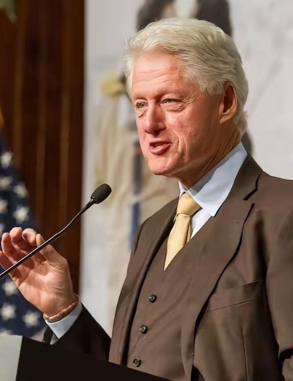 美国前总统克林顿曾公开喊话：“如果中国成为新的世界领导者，希望那一天中国能对美国