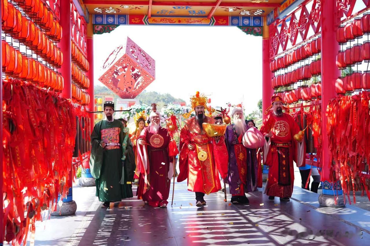 东莞观音山五福贺新春专场来啦
登福山接福缘，还能沾神助！
2026年1月25日，