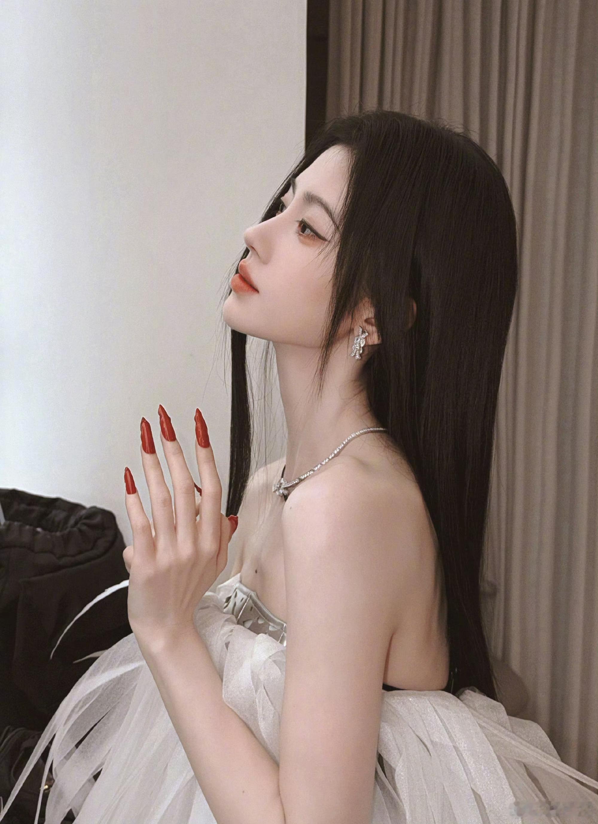 鞠婧祎 jjy鞠婧祎万花世界 jjy 鞠婧祎苏绿夏以前总说，海底月是天上月，眼前