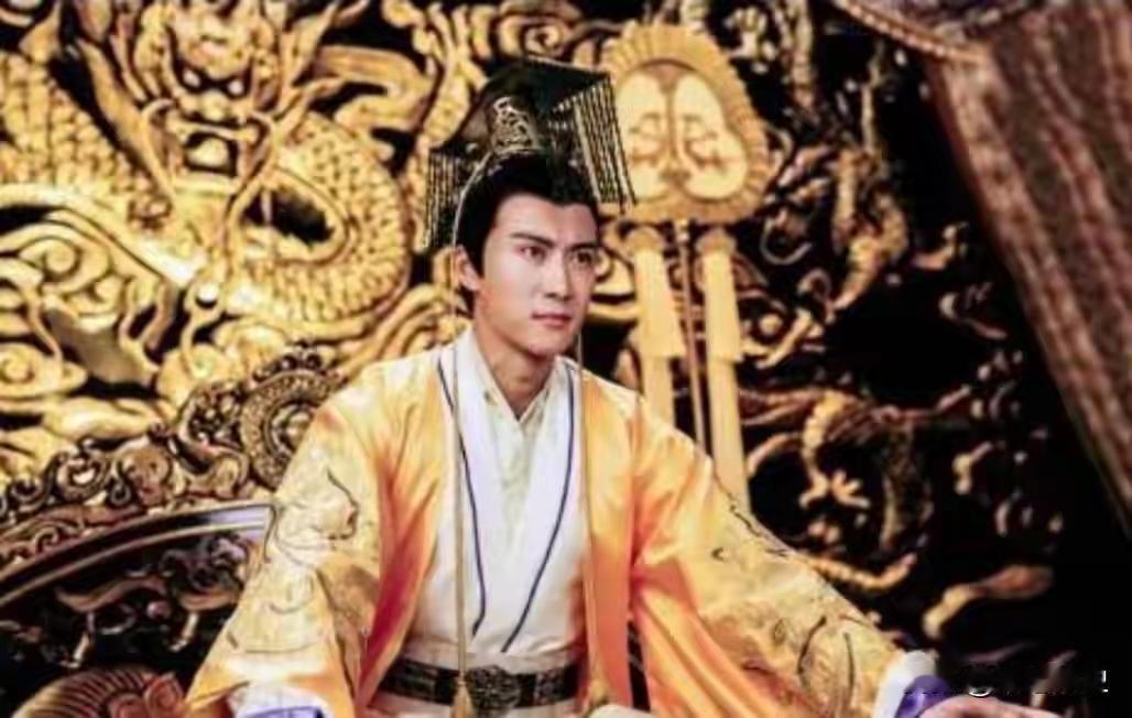 史上最搞笑造反，诏书未盖章？

不是造反——是整座长安城的晨光，在替一位将军把那