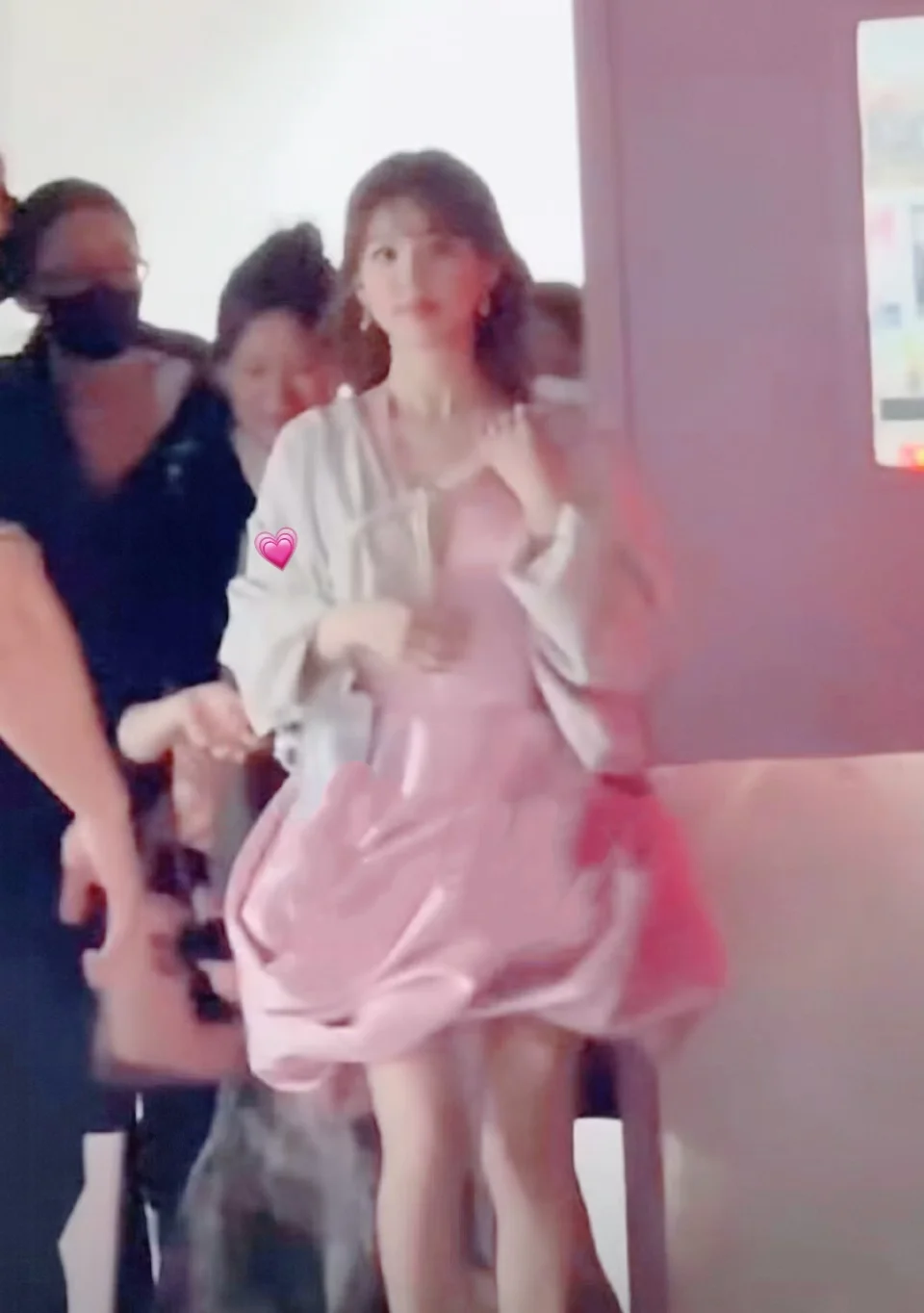 老婆穿粉色就是有韵味 真的太甜了💗💗