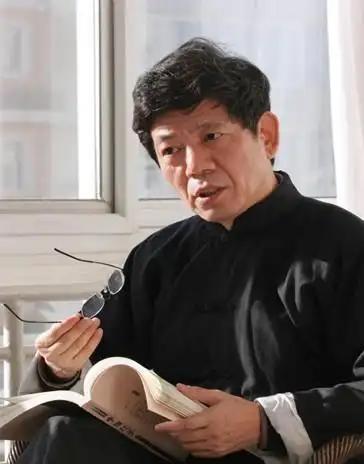 “中国人已经陷入群体性迷失！”清华大学彭林教授曾表示，现在我们从上到下都在喊发展