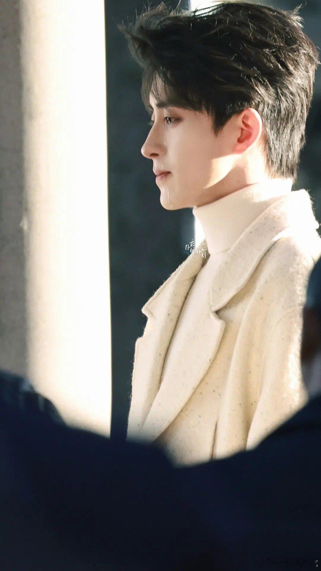 敖瑞鹏真的好会哭啊从四年前到现在哭戏都好绝！白月哭的也美惨极了 