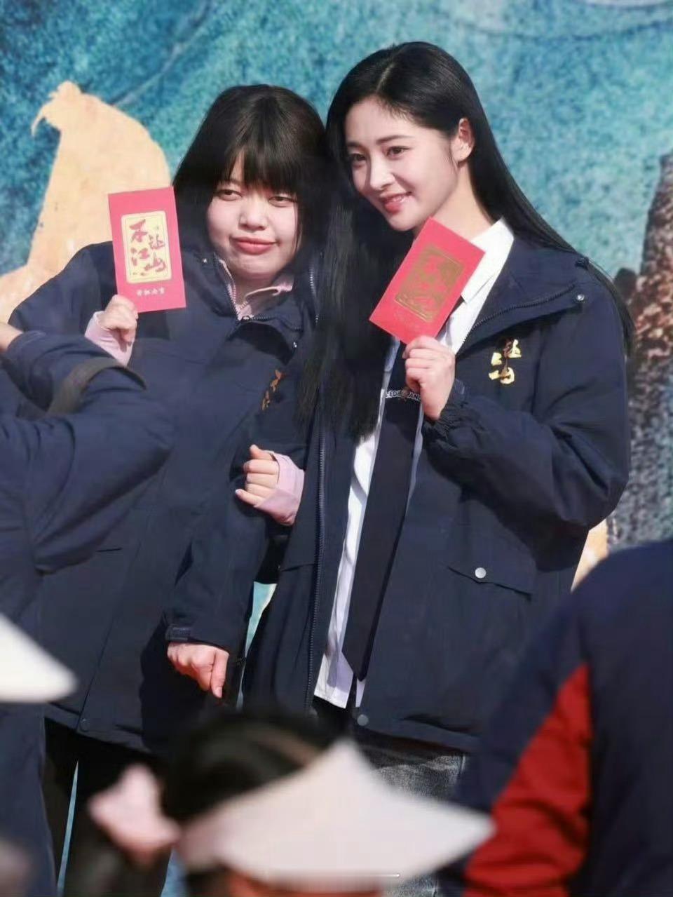 最近开机的《不让江山》和《将门独后》配角班底都好恐怖，满眼都是zb的力量。 