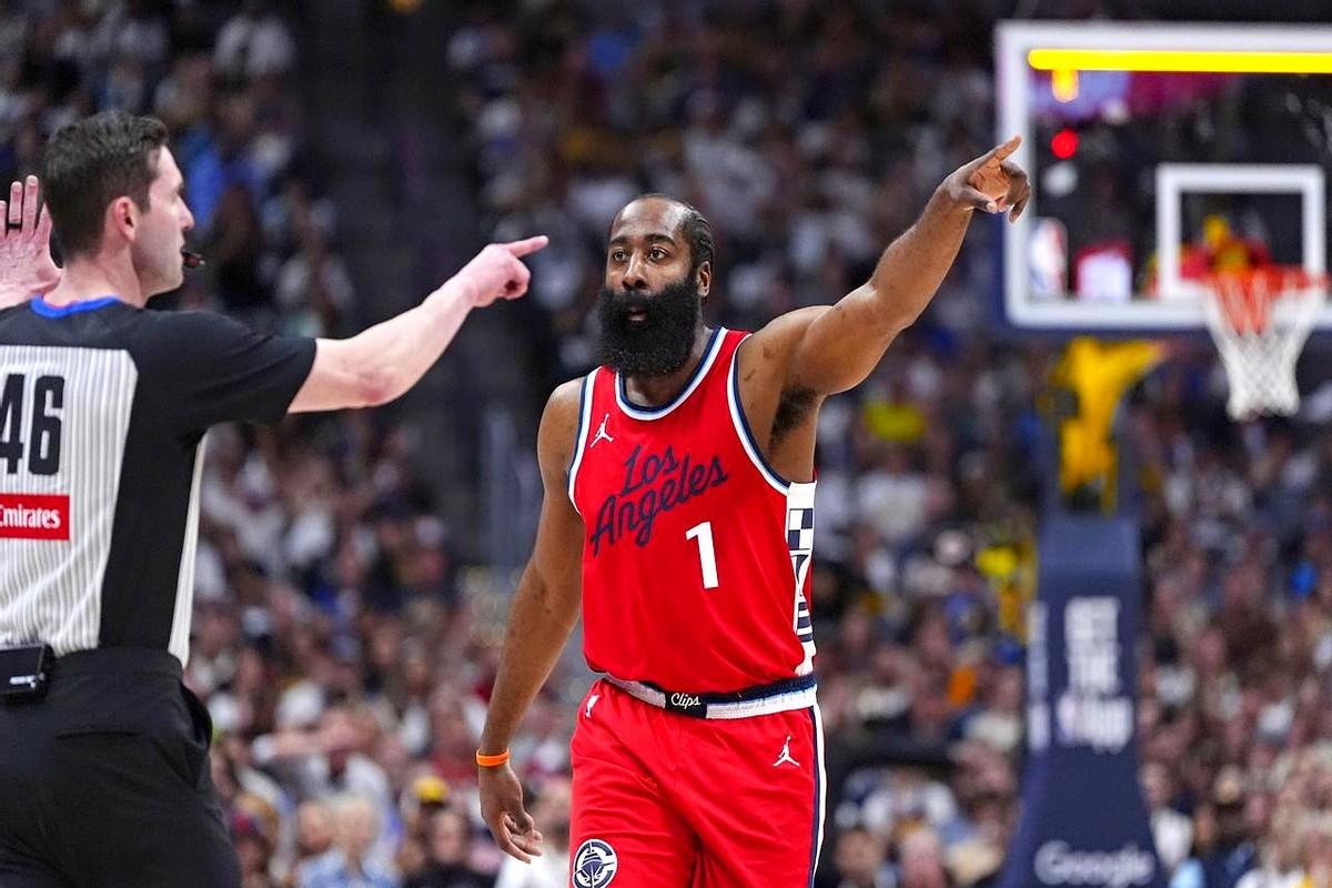 哈登拼到冒烟还是输了！快船118-121惜败凯尔特人，最后1.6秒那记绝平三分弹