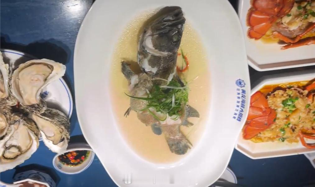 #杭州宣布加强杭帮菜向预制菜转化#减少在外就餐次数点菜只点清蒸鱼虾不点外卖总是可