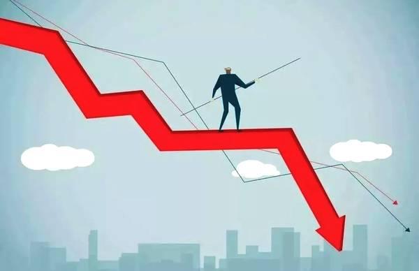 今天参观了某品牌厂家，这几年的销售量从5000多万，下降到3000多万，业务员2