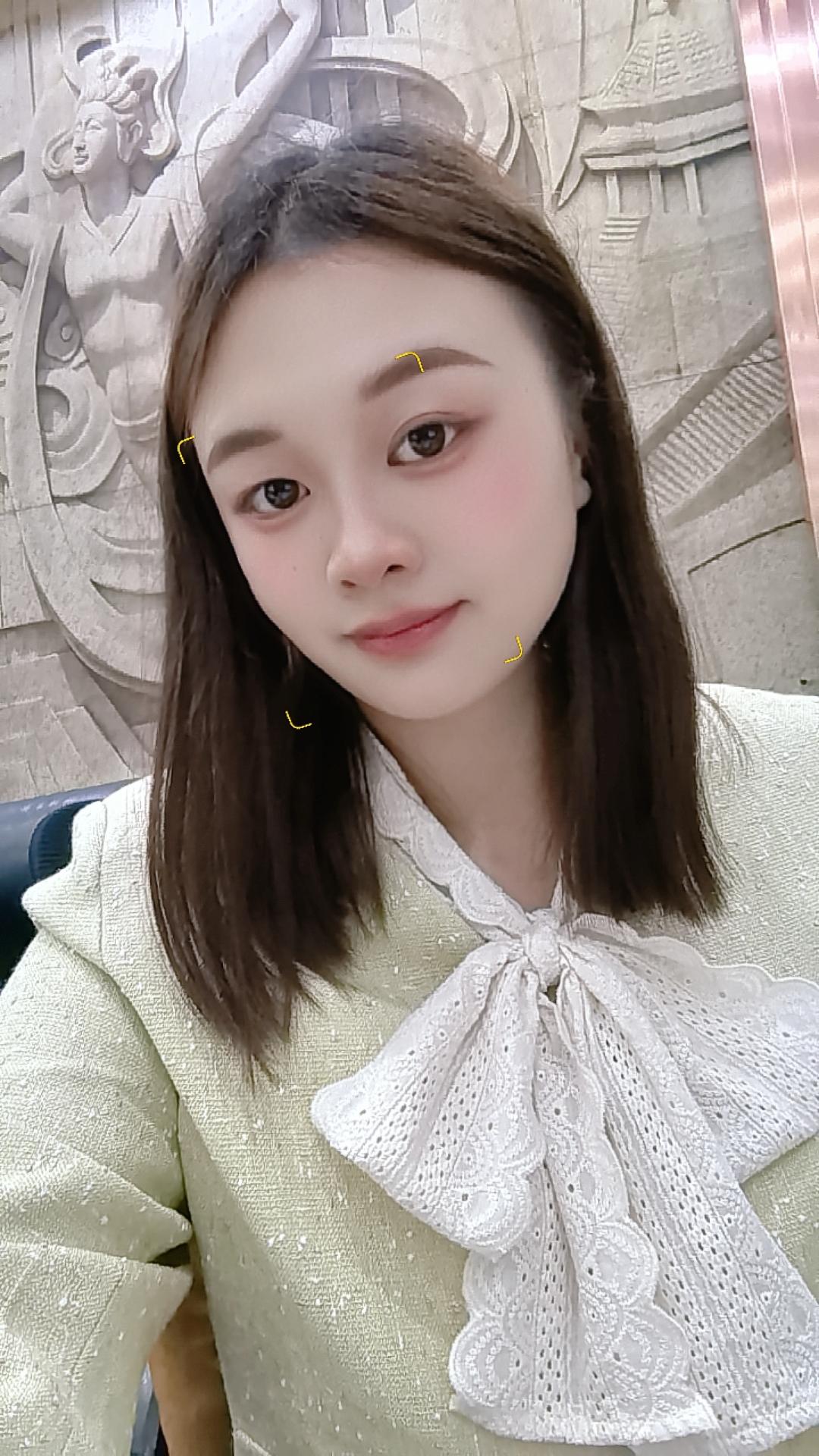 女孩子眼里的光真的会消失 谁化完妆还不是个甜妹