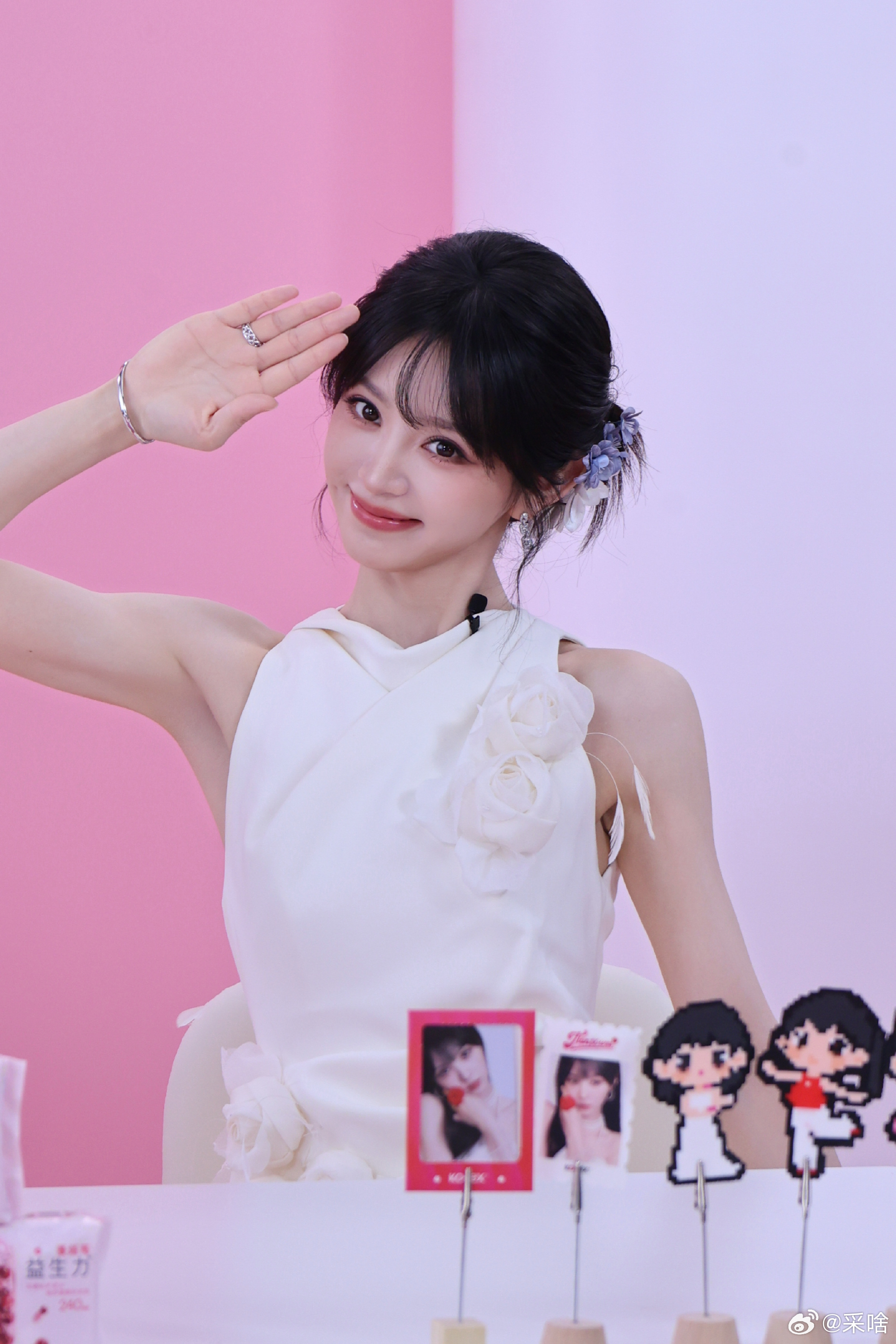 田曦薇高精力小田妹可甜可飒，精力爆棚，柔弱外表藏着超强爆发力 