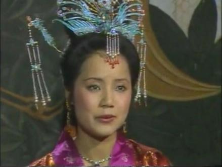 公元1097年，75岁的宰相苏颂，召了2个丫鬟给他暖脚，半夜一个丫鬟竟然尿床了，