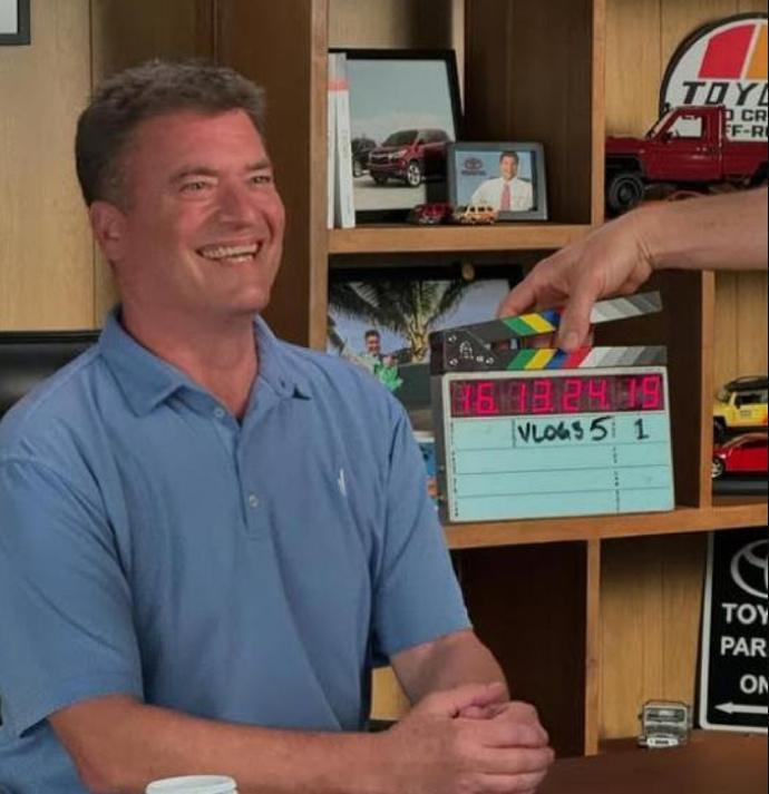 又一个老友记演员去世老友记莫妮卡医生男友扮演者去世 据报道，在《老友记》中饰演莫