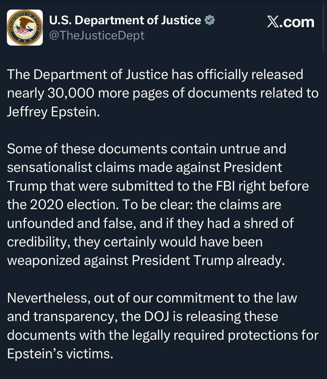 美国司法部：司法部正式公布了近3万页与杰弗里·爱泼斯坦有关的文件。其中一些文件包