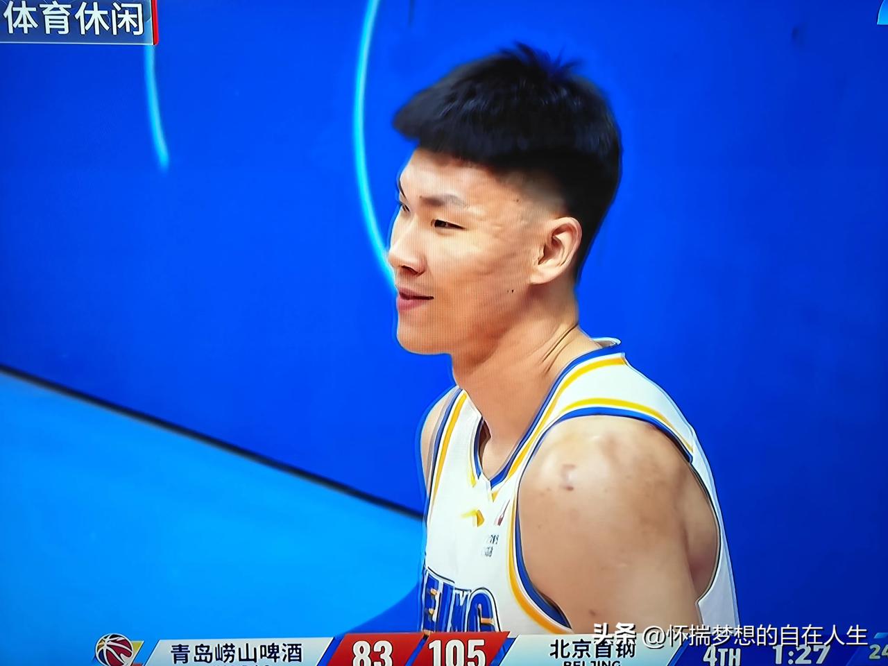 CBA常规赛第6轮，北京首钢男篮客场105比86大胜青岛男篮。
    这场比赛