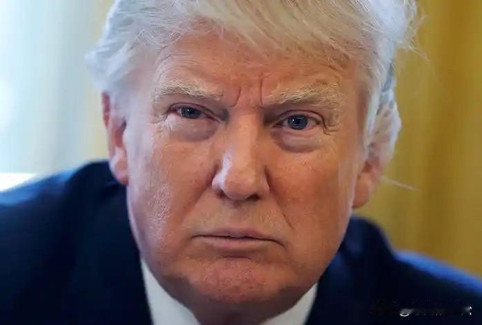 美国不花一分钱就得到了格陵兰岛，丹麦还自认为是占了美国便宜！
关于美国花钱购买格