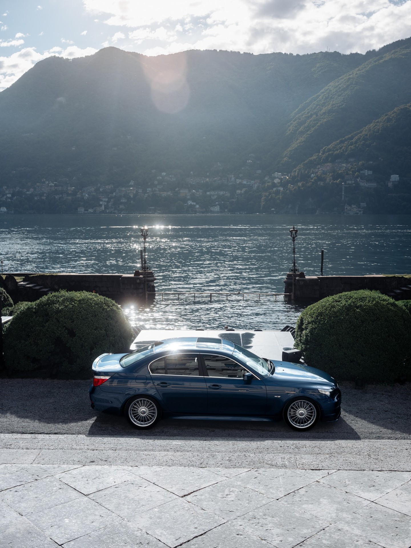 科莫湖边上的E60 Alpina B5。没用 E60 M5 那台需要拉高转速的 