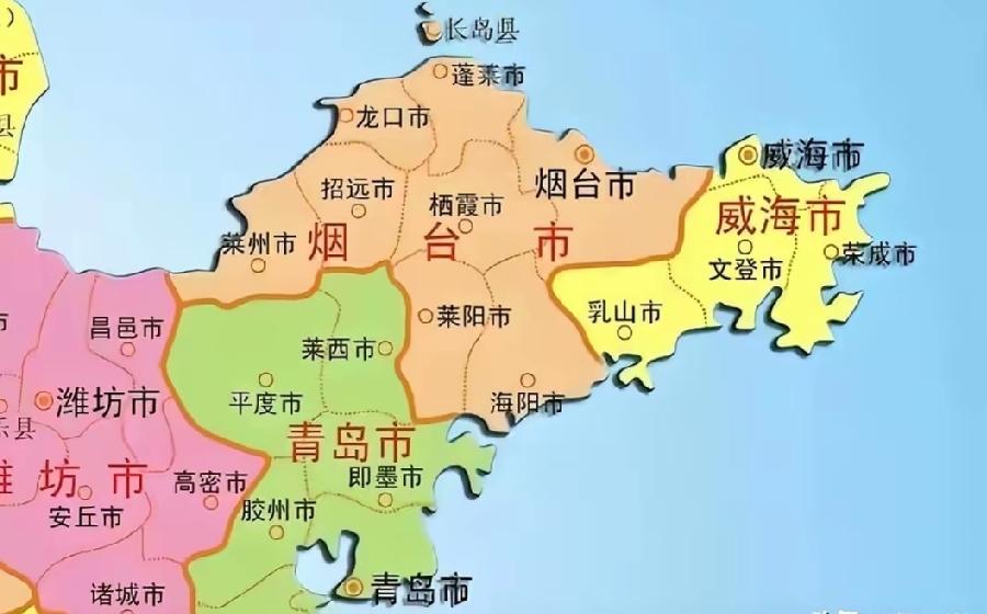 烟台市的地理位置很特殊，位于山东半岛，北面和南面都是大海，地形图很像一颗蘑菇，更