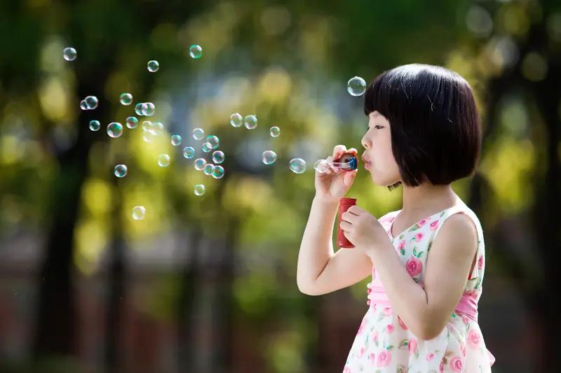 幼儿园接娃，四不问
1不问今天想妈妈没
要问，今天幼儿园那个游戏好玩？
2不问老