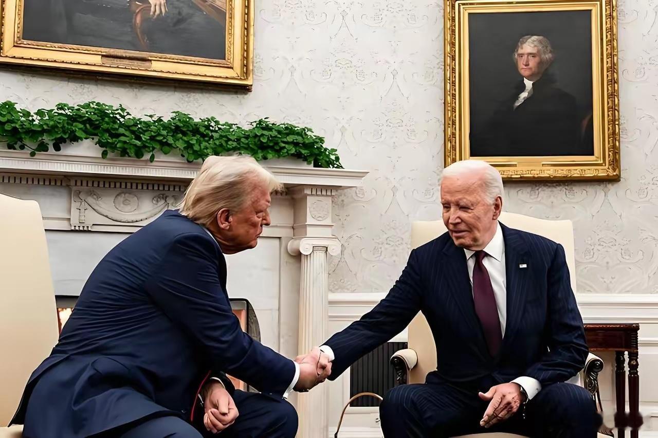 特朗普处处看不起拜登，而从爱泼斯坦公布的文件中，拜登胜了特朗普一筹。爱泼斯坦公布