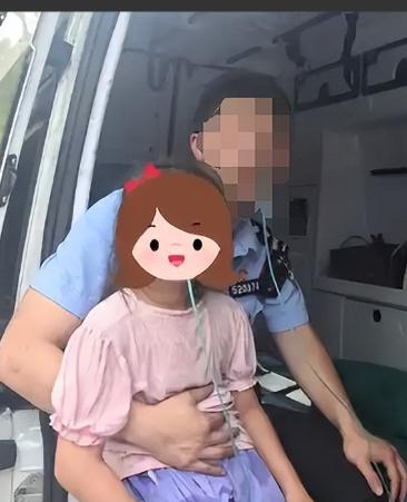 可恶！6月3日，香港司机歧视内地人，故意熄火锁车热晕乘客？不顾孩童即将中暑，若非