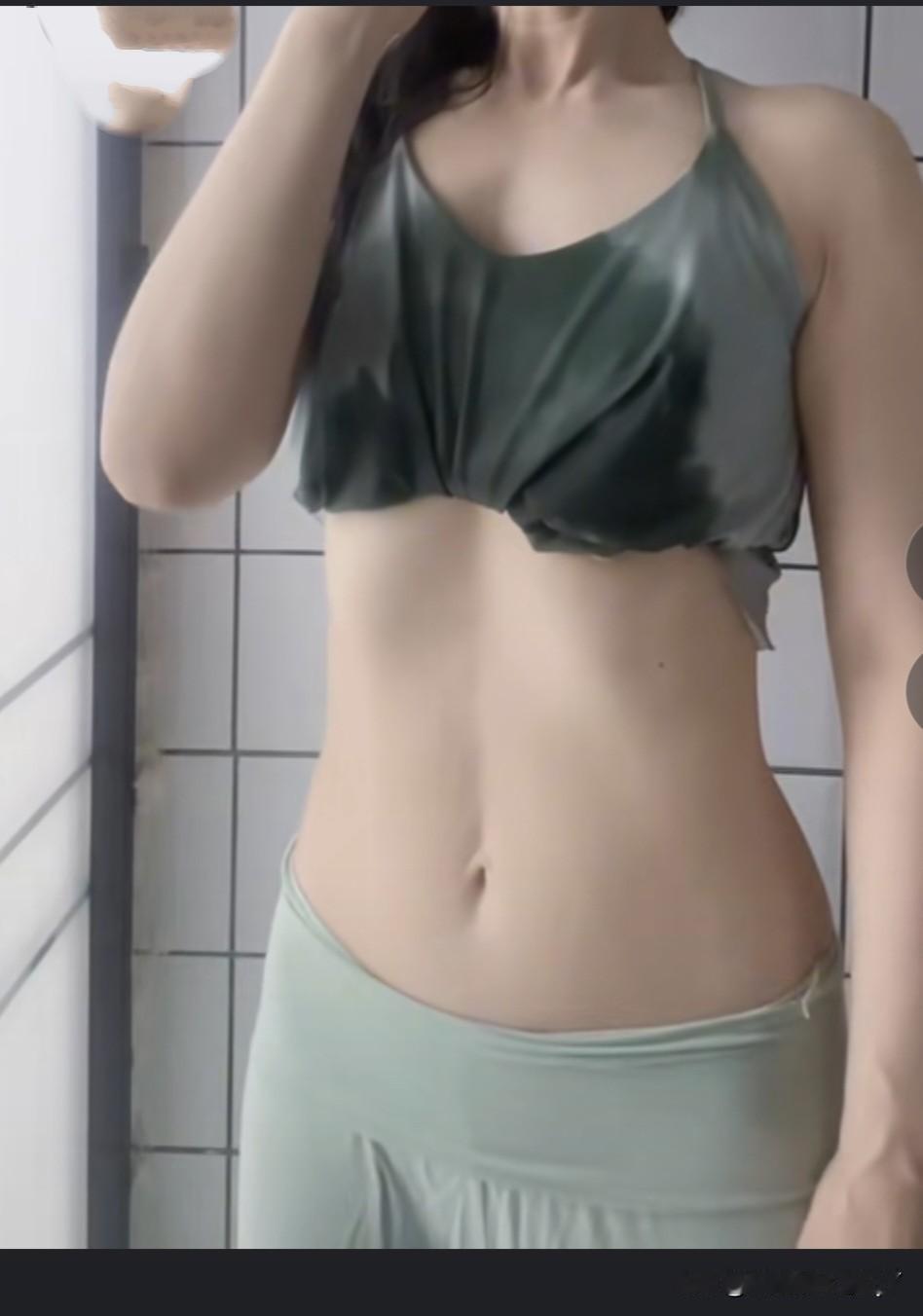 这样的身材见过吗？这是什么情况啊？审美观点各有不同，健康快乐才重要。