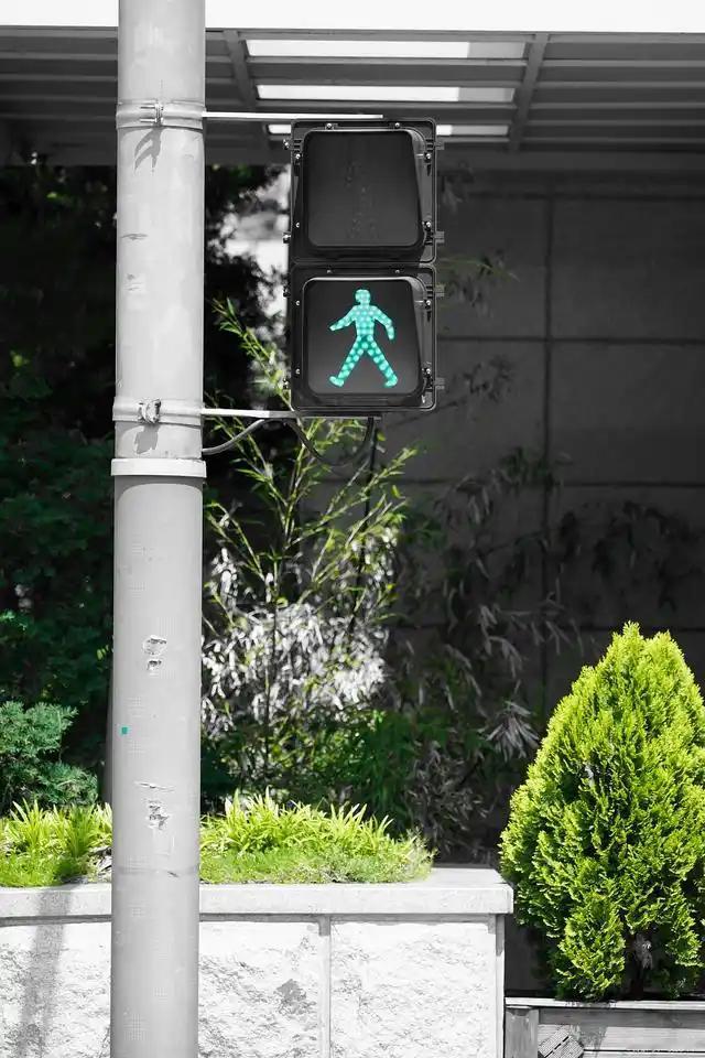 🚥大理网民向市委书记反映“人民北路惠丰瑞城口加装红绿灯”的问题
✍👉➡️惠丰