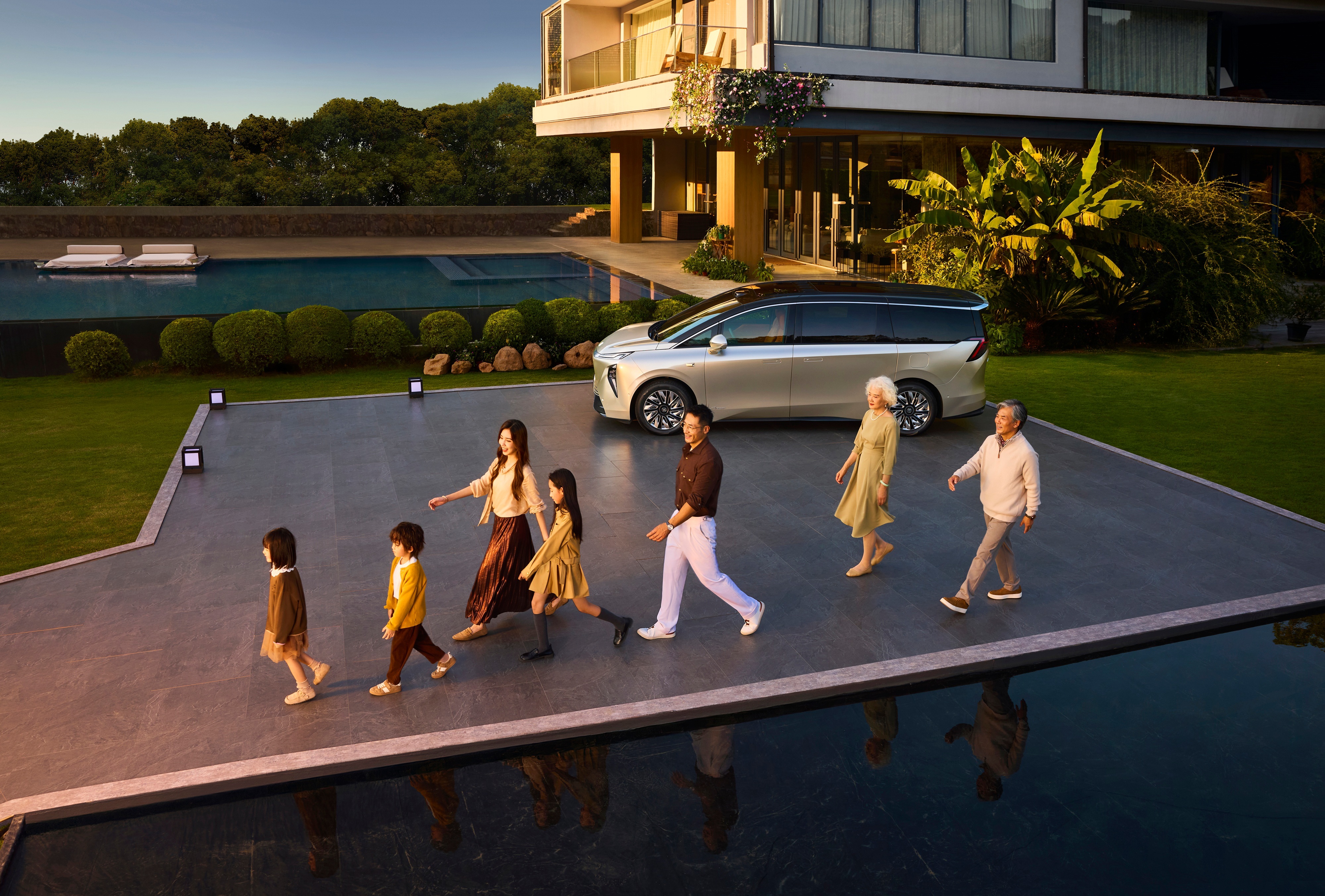 作为26年MPV市场的“规则制定者”，别克至境世家在2025广州车展的亮相堪称“