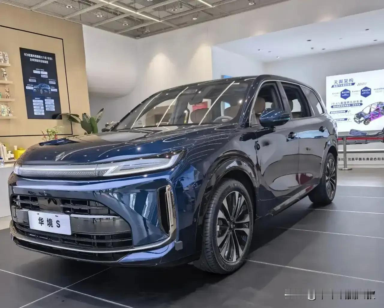 “油电同智”浪潮奔涌两年，燃油车的曙光真的来了吗？当智能化成为必答题，一套高含“