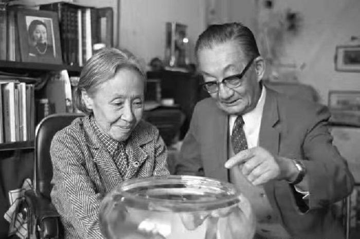1956年，金蕊秀去抚顺探望溥仪、润麒等人：他们气色、身体都不错

1956年3