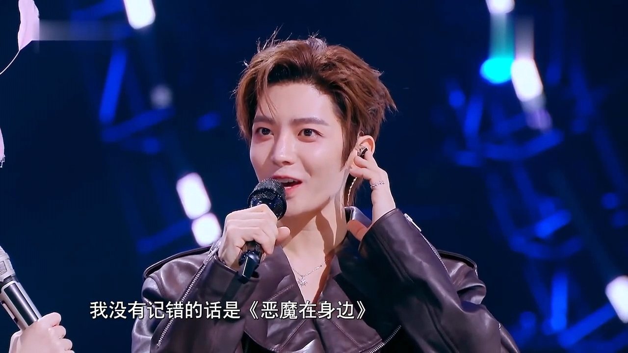 侯明昊什么时候能原谅现偶侯明昊看向杨丞琳的眼神侯明昊看向杨丞琳的眼神，完全偶像剧