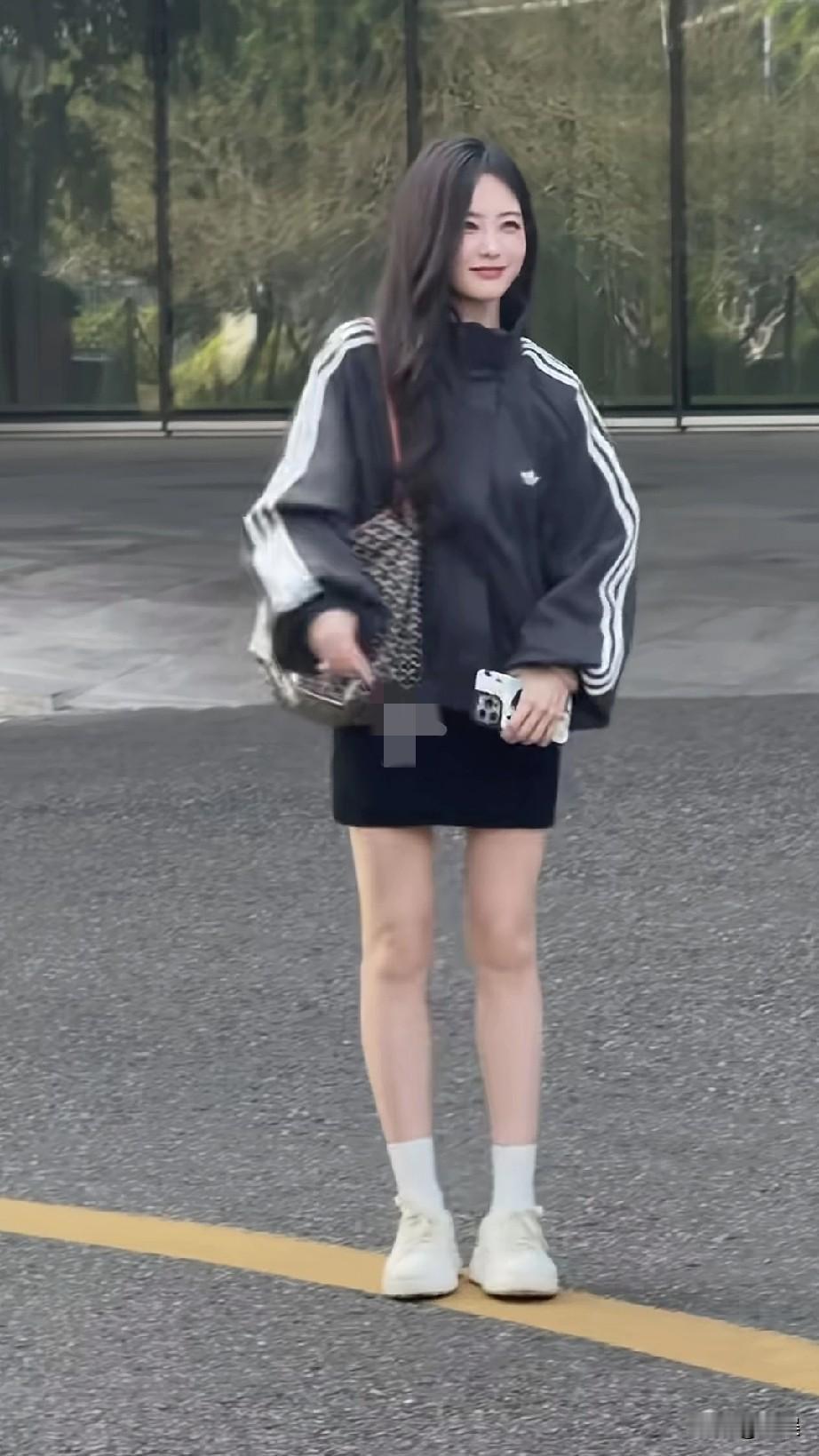李一桐黑裙