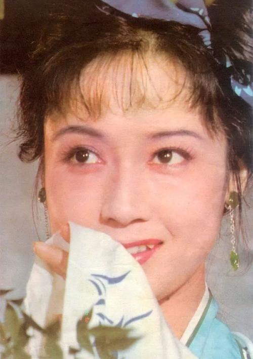 1983年，《西游记》拍到“猪八戒背媳妇”那场戏时，扮演“高小姐”的魏慧丽，向杨