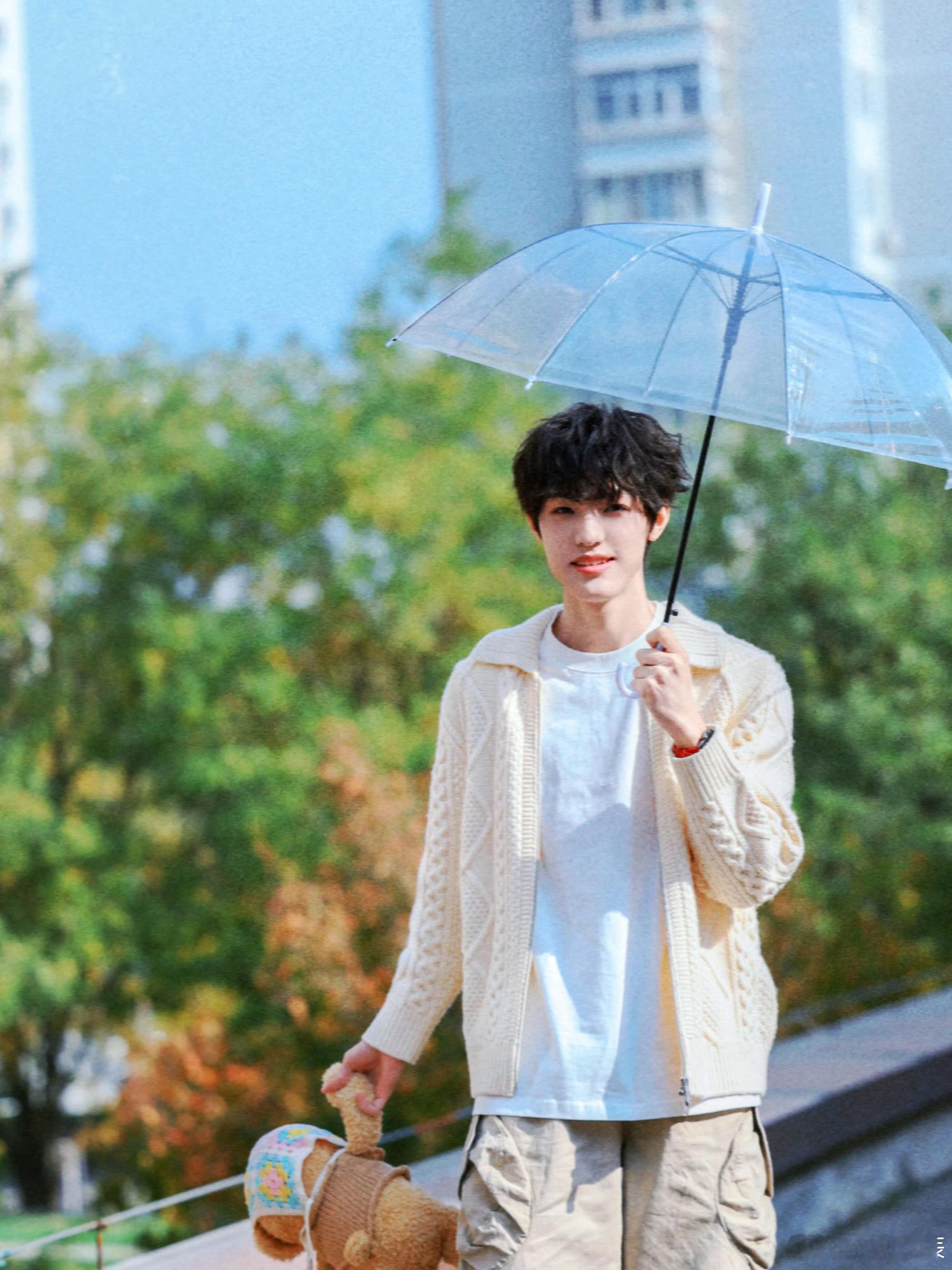 张泽禹元气哼唱假期语音 张泽禹晴天雨天都是好天  张泽禹的假期语音太有活人感啦！