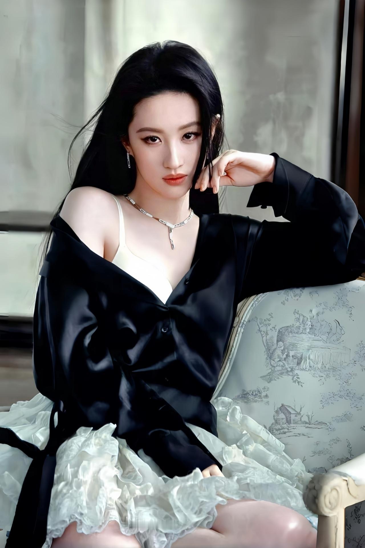 请用第一感来评价刘亦菲