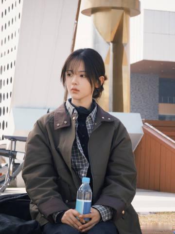 今天是太阳雨正式杀青 谁能抵挡这样的甜蜜？两位主角的默契对视和清新的氛围，带来扑