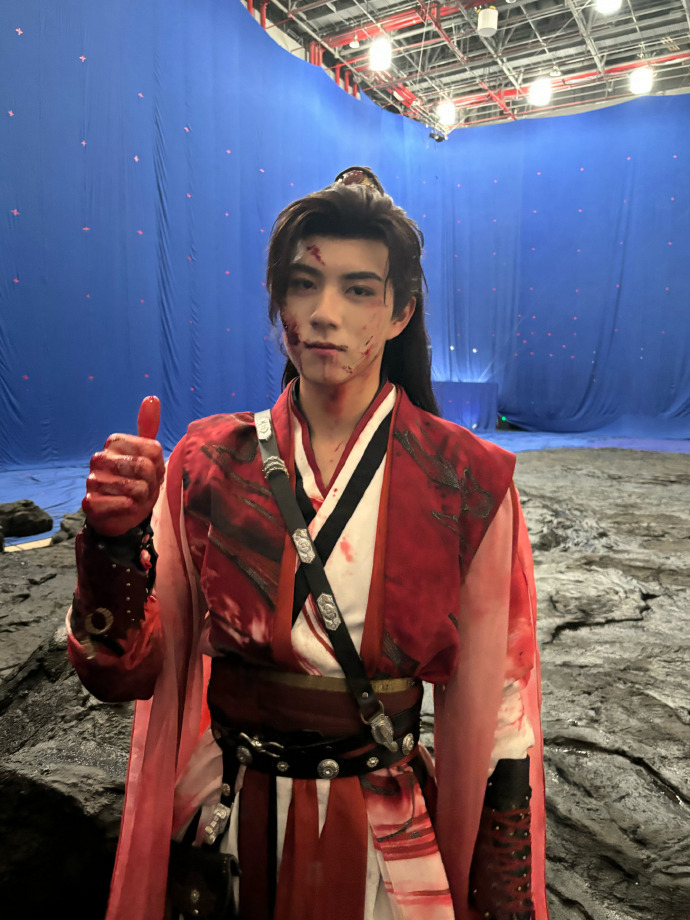 赵一博客串东方月初的爹这串戏串得，赵公子一人分饰两角，演技max！ ​​​