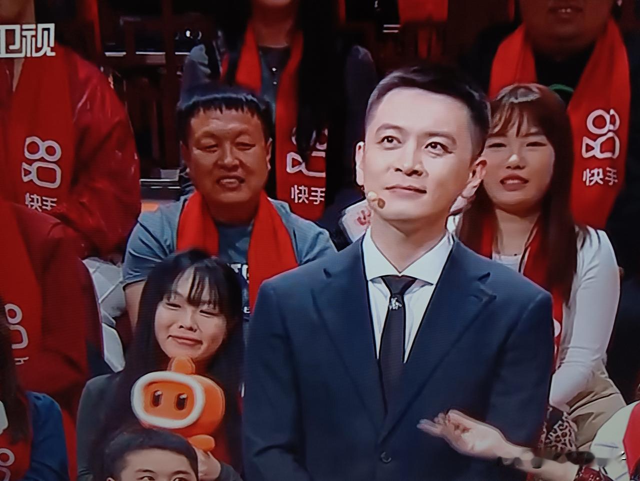 杨鸣再就业不难，杨鸣很吃香。杨鸣下赛季肯定出山，目前来说，只要杨鸣同意，北京北控